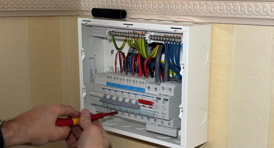 Consumer Unit Upgrade Checklist: What Homeowners in Grimsby & Cleethorpes Should Check Before Replacing Their Fuse Board