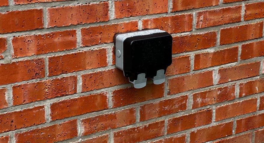 Outdoor socket, Grimsby