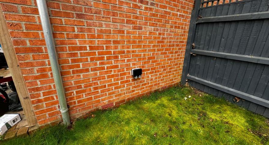 Outdoor socket, Grimsby