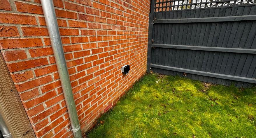 Outdoor socket, Grimsby